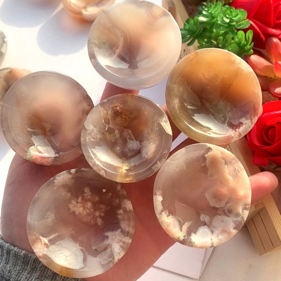 Stunning real gemstone peach and milky white colored crystal ball holder - Picture 2 of 3